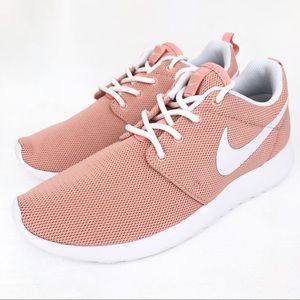 NEW Nike Roshe